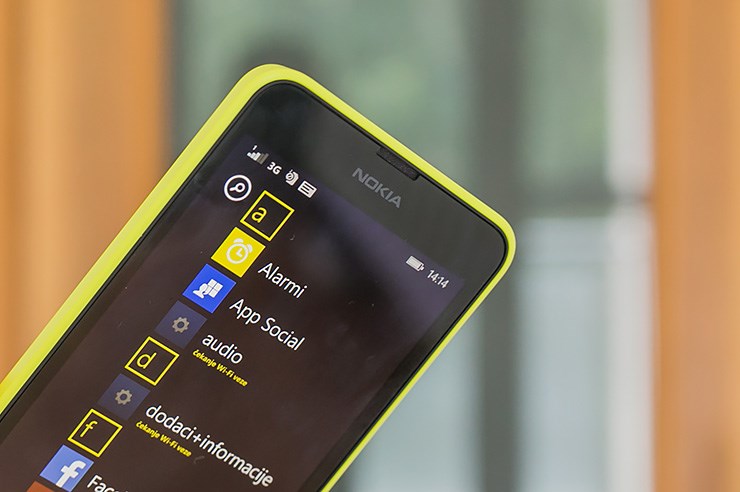 Nokia Lumia 630 (10).jpg